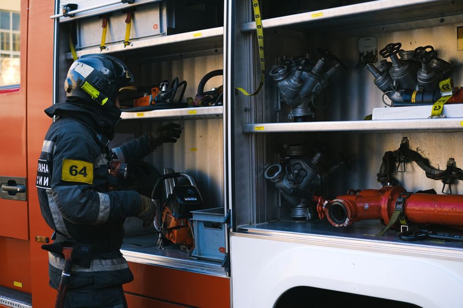 Safety Relief Valve vs Needle Valve: Function, Sizing, and Selection Map