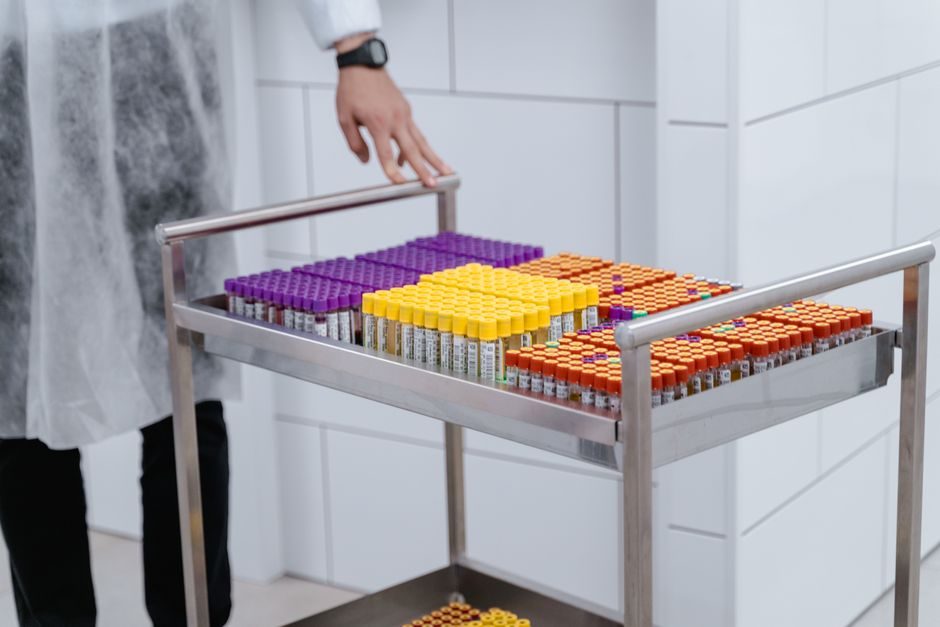 Semiconductor Storage Rack Specs: 5 Gates for Wafer-Fab and Cleanroom Buyers