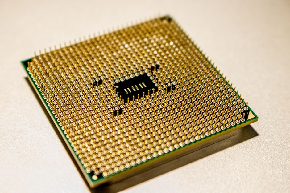 Server Hardware Raw Material Sourcing Guide: Steel, Copper, PCB Laminate and Plastics
