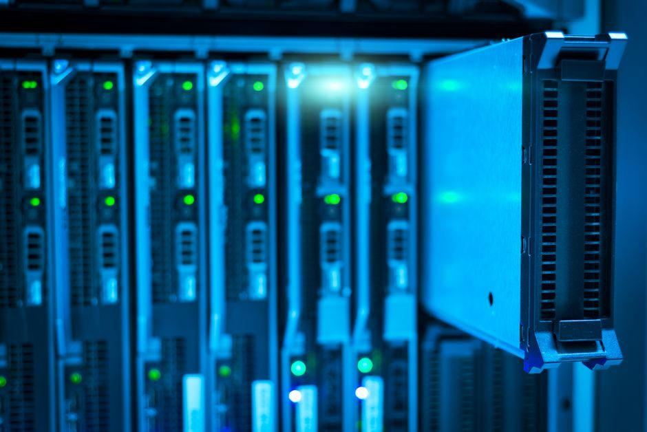 Server Hardware Suppliers 2026: OEM Tiers, China Maker Map and Sourcing Specs