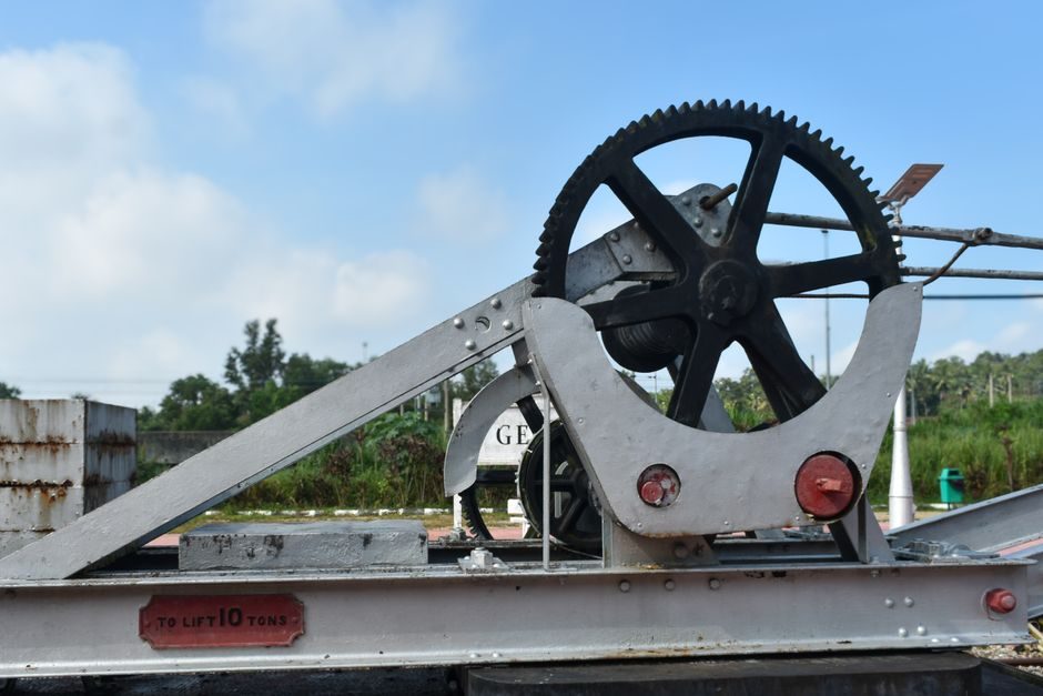 Shakeout Machine: Process Gains, Mechanical Limits, and Sourcing Gates