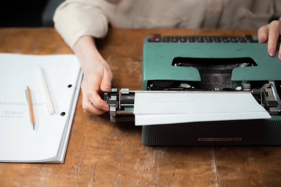 Shakeout Machine Types and Classifications: Drive, Deck, and Application Map