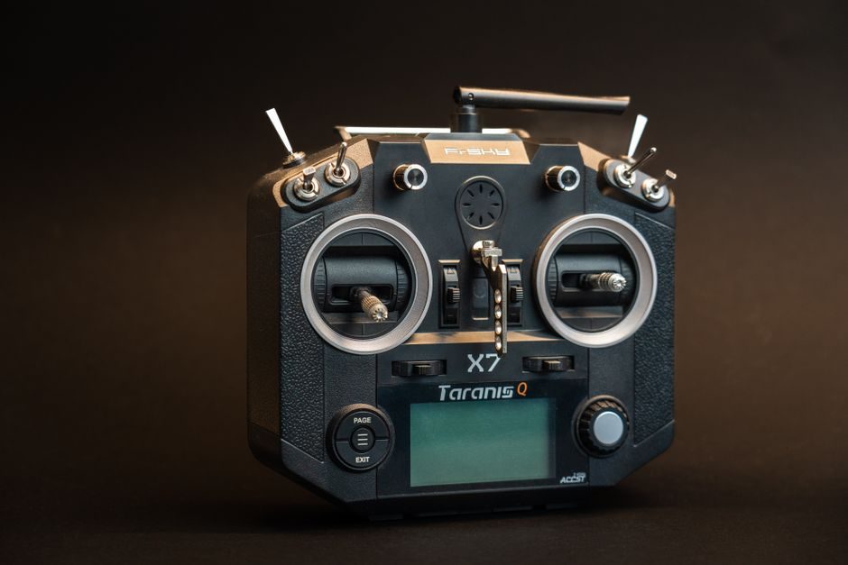 Signal Calibrator Buying Guide 2026: Source/Simulate, Accuracy, Channels