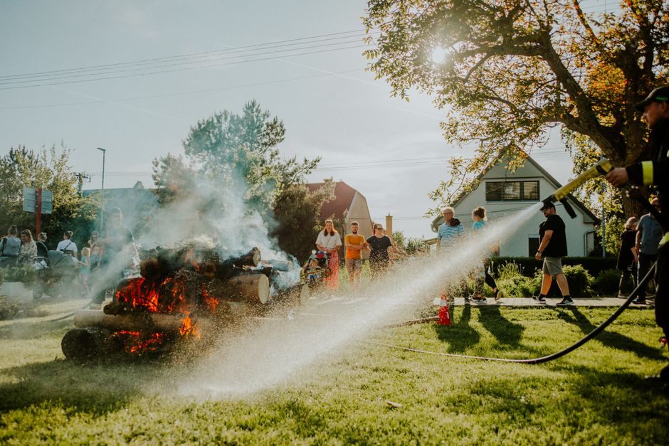 Smoke Detector vs Fire Extinguisher: Spec Boundaries, Sourcing Reality and 2026