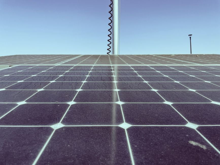 Solar Glass Supply Shortage 2026: Float Line Lead Times and Feedstock Gating