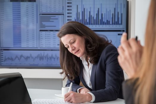 Spectrum Analyzer selection criteria - When a Real-Time Analyzer Beats a Swept Analyzer (and When It Does Not)