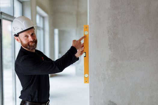 Spirit Level vs Strain Gauge - Decision Matrix: Pick by Application, Not by Accuracy