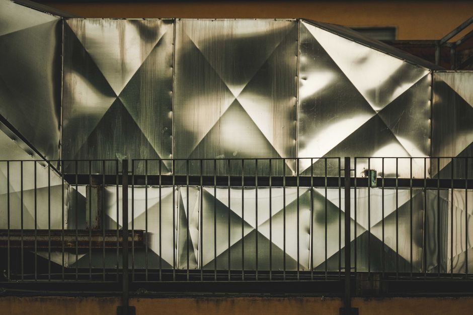 Stainless Steel Sheet vs Alloy Steel Plate: Spec-First Selection Map