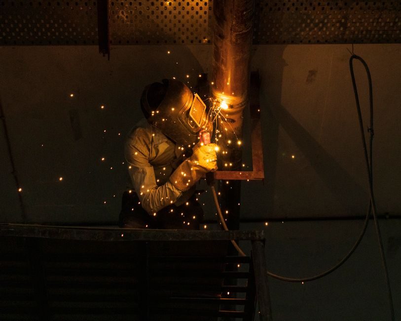 Steel Pipe Selection: Spec Bands, Material Grades and Sourcing Levers