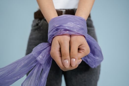 Stretch Film vs Strapping Band - Limitations, Failure Modes, and Sourcing Constraints