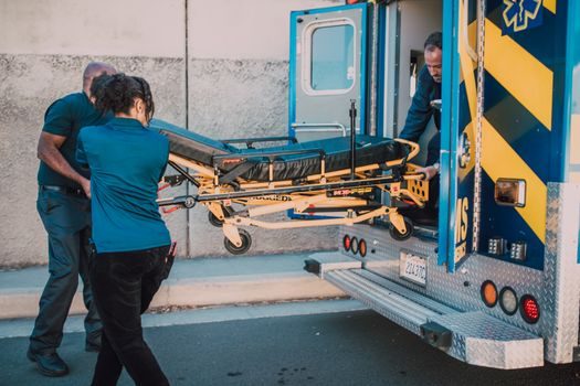 Stretcher advantages and disadvantages - Real Use Cases and Failure Modes