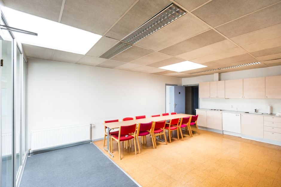 Suspended Ceiling TCO: 6 Cost Drivers and 30-Year Spend Stack