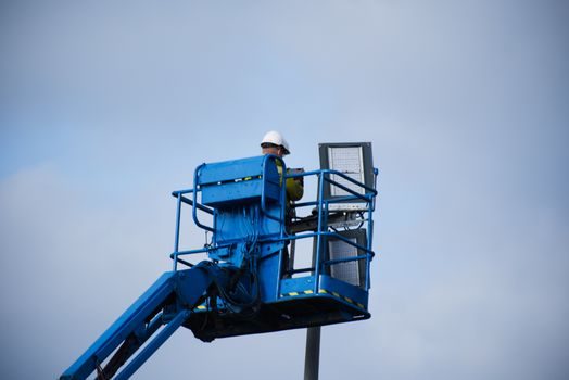 Suspended Working Platform installation guide - Hoist, Brake, and Safety-Device Verification