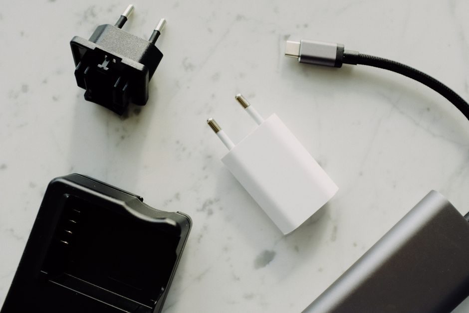 Switching Power Supply Buying Guide 2026: Spec Gates, Wattage Bands, and Sourcing Reality
