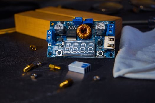 Switching Power Supply vs DC-DC Converter - Real Use Cases and Stacking Pattern