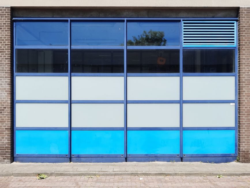 System Window-Door vs Metal Curtain Wall Panel: 2026 Facade Spec Cut