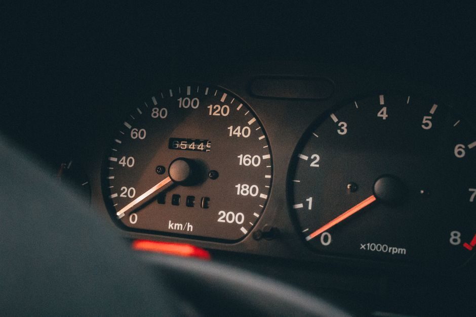 Tachometer vs Proximity Probe: Spec Map, Use-Case Split, and Sourcing