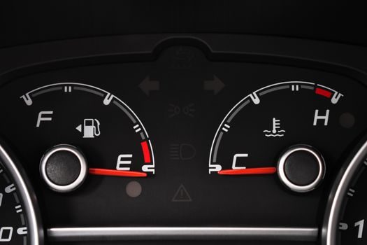 Temperature Controllers vs Digital Panel Meter - Failure Modes and Common Mis-Specs