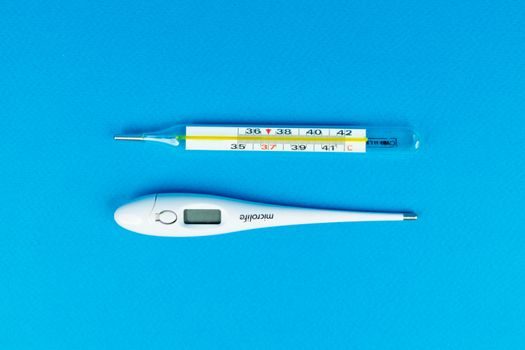 Temperature Controllers vs Digital Panel Meter - Side-by-Side Comparison on Four Criteria