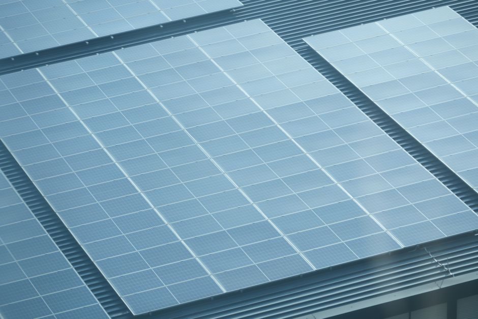 Tier-1 Solar Panel Suppliers 2026: Maker Map, Wattage Bands and FOB Price Levers