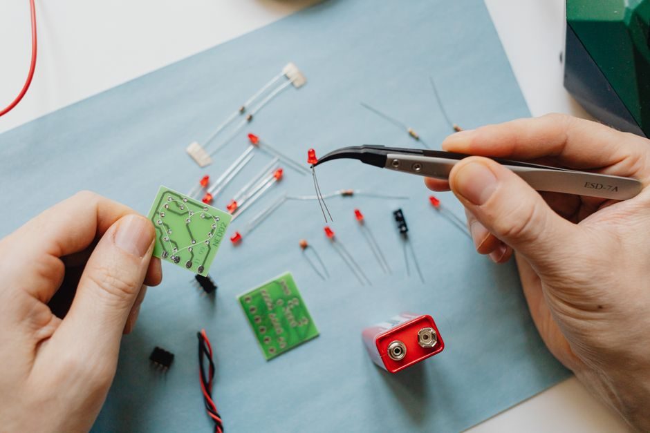 Tilt Sensor Selection Criteria: Spec Gates for MEMS, Electrolytic, and Servo Units