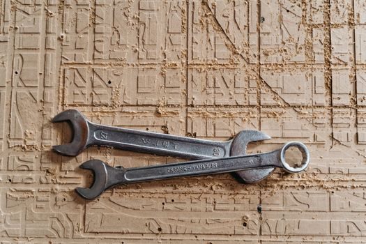 Tool & Die Steel installation guide - Failure Modes: What Kills a Die During Install vs in Service