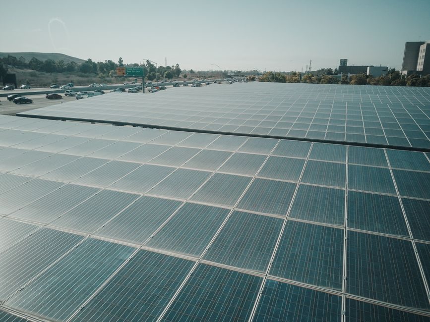 Top Solar Glass Companies 2026: Specs, Sourcing and Supply Signals