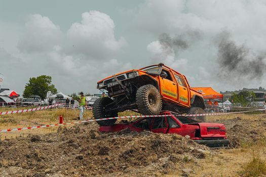 Truck Crane types and classifications - Drive and Powerpack: Diesel, Electric-Diesel, PTO
