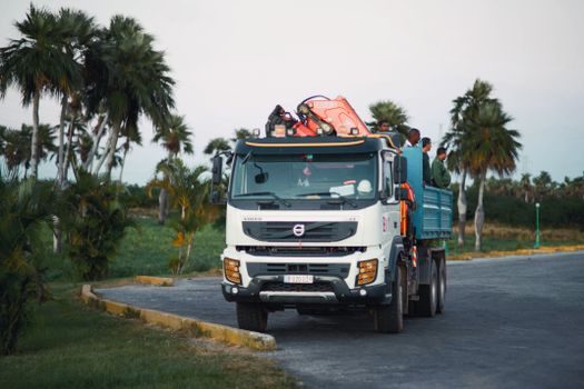 Truck-Mounted Concrete Pump installation guide - Chassis Selection, Axle Count, and Drive Configuration