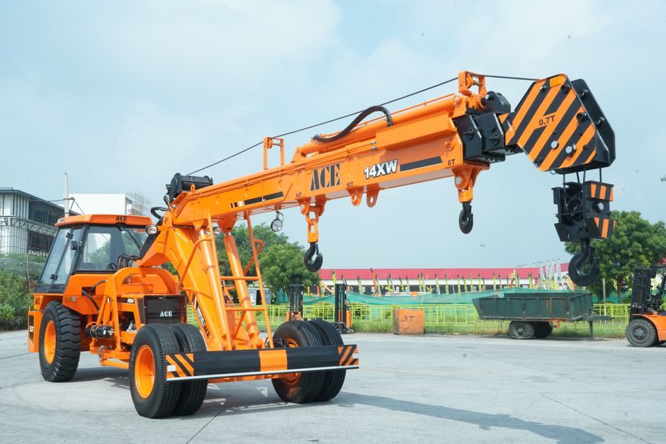 Truck-Mounted Crane Selection: 6 Spec Gates From 14 t to 250 t