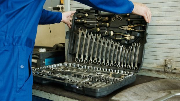 Turnover Box selection criteria - Capacity, Wall Thickness, and Tooling Tolerances