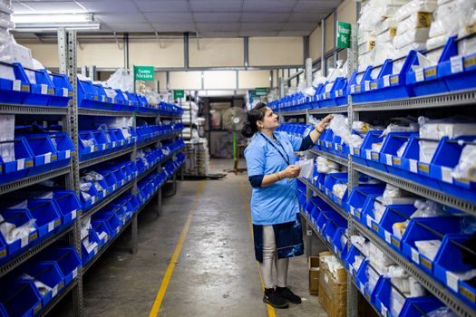 Turnover Box selection criteria - MOQ, Color Customization, and Supplier Audit