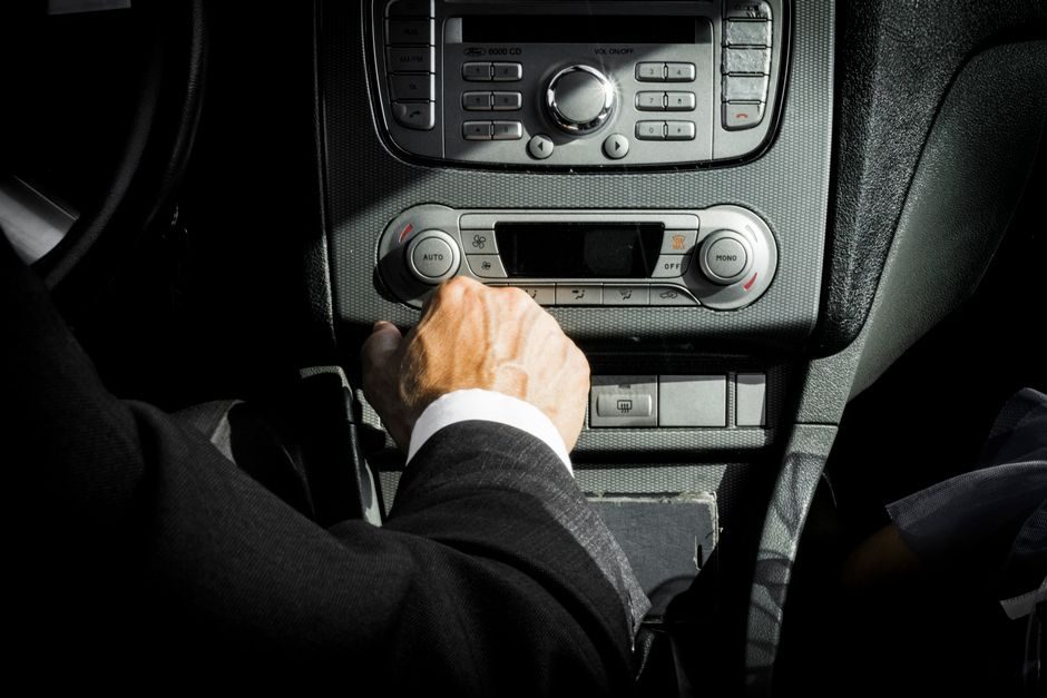 Two-Hand Control Types I, II, III: ISO 13851 Classifications and Selection