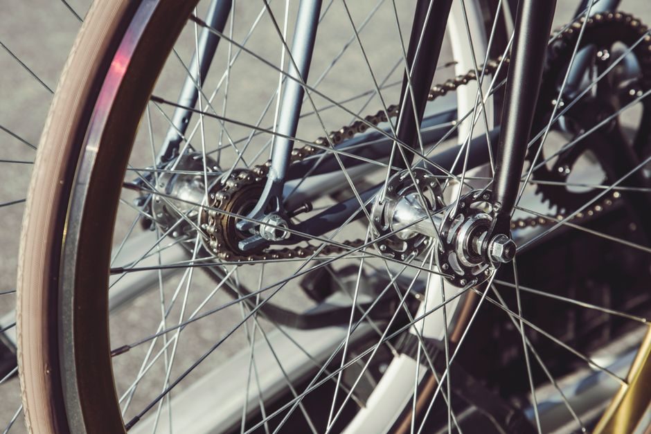 V-Belt vs Sprocket Synchronous Drive: Spec Comparison