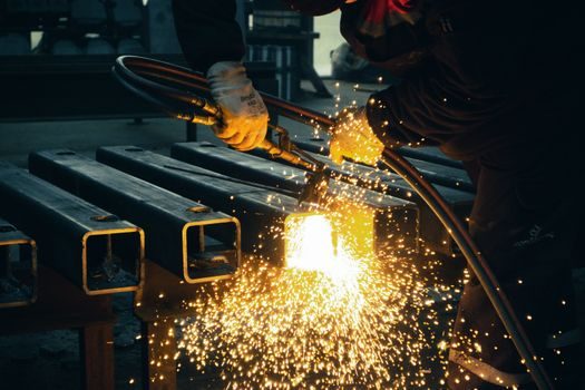 vanadium industry trends 2026 - End-Use Comparison: Steel-Grade vs Electrolyte-Grade V2O5