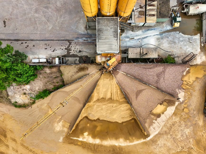 Vibrating Conveyor Price & Cost Guide: 2026 Bands, Levers and Sourcing