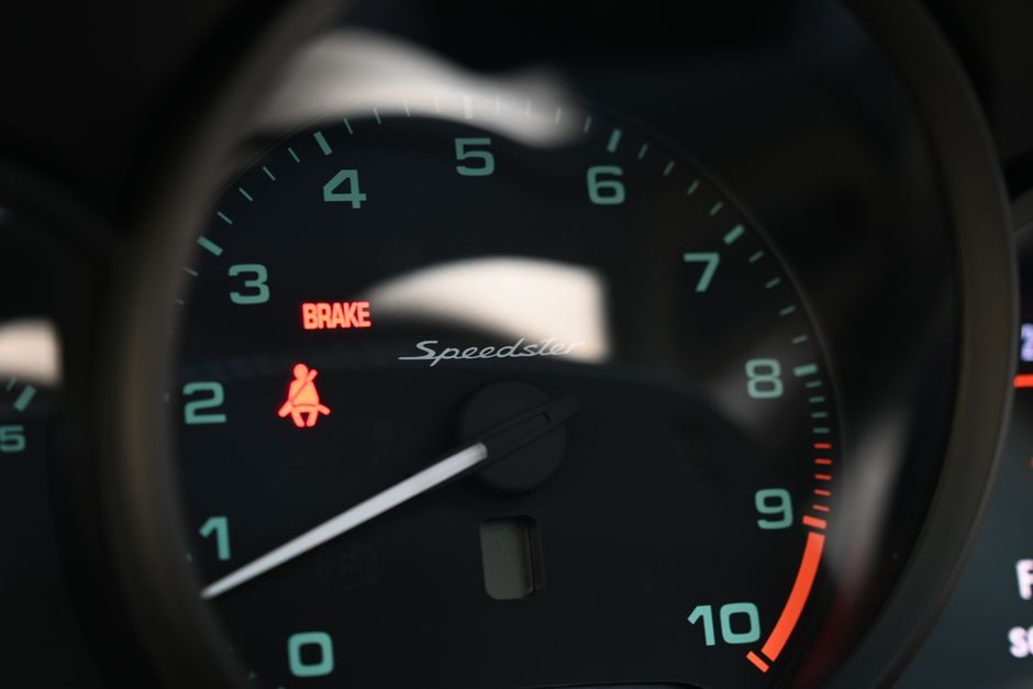 Vibration Sensor vs Tachometer: Spec Map, Use Cases, Selection Logic