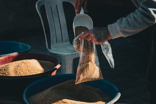 how to choose a vibratory feeder - Bulk Material Properties and Capacity Window