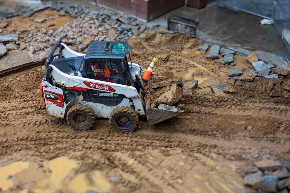 Wheel Loader Selection Guide: Operating Weight, Bucket Class and Driveline Specs