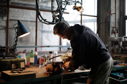 work bench selection guide - Height Adjustment and Ergonomics