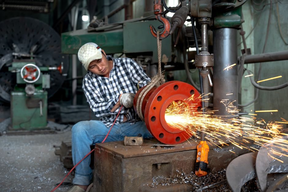 Worm Gear Reducer Selection: Torque, Ratio, Housing and Duty