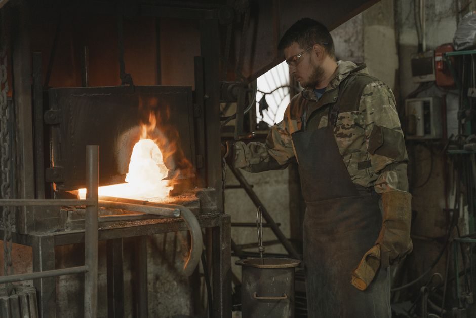 Zinc Die Casting vs Die Casting Machine: Spec-First Decision Map