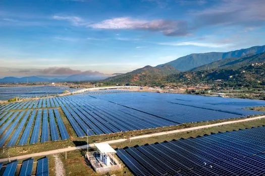 photovoltaic competitive landscape 2026 - Bankability, Certification, and the Tier-1 List Question