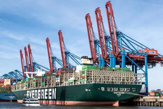 abrasives supply chain analysis 2026 - Logistics reality: Transpacific frontloading, ports, and rail diversions