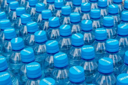 advanced packaging competitive landscape 2026 - End-Use Mix: Consumer Still Dominant, EV and HPC Accelerate
