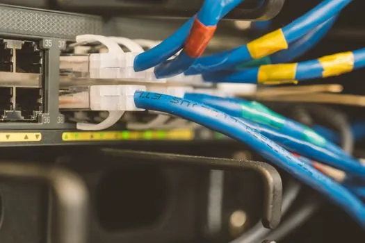AI server procurement strategy guide - Vendor MDM and qualification hygiene
