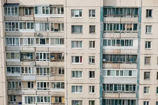 ALC Panel selection for high-rise buildings - Wind, drift, and connection design: where the high-rise risk actually lives
