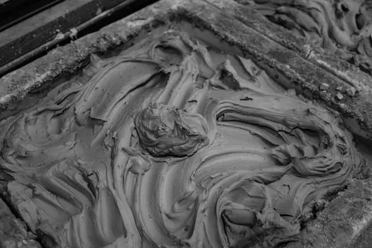 Alumina Ceramic selection for mold and die making - Selection Criteria: Tolerance, Volume, Geometry, Thermal Load
