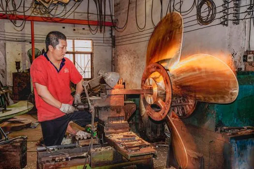 aluminum sourcing from China guide - Factory vs Trading Company: The Core Vetting Question