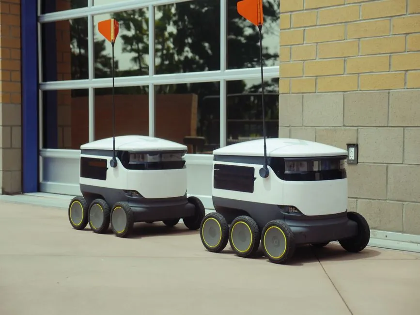 AMR selection for e-commerce fulfillment: payload, fleet, and safety gates